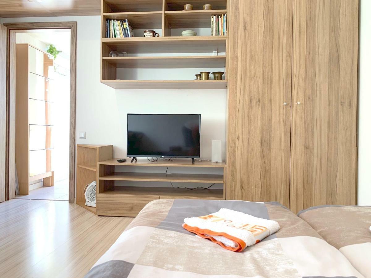 Krasny Apartman U Lesa, Trolejbus Do Centra A Bvv, Parkovani Zdarma ブルノ エクステリア 写真